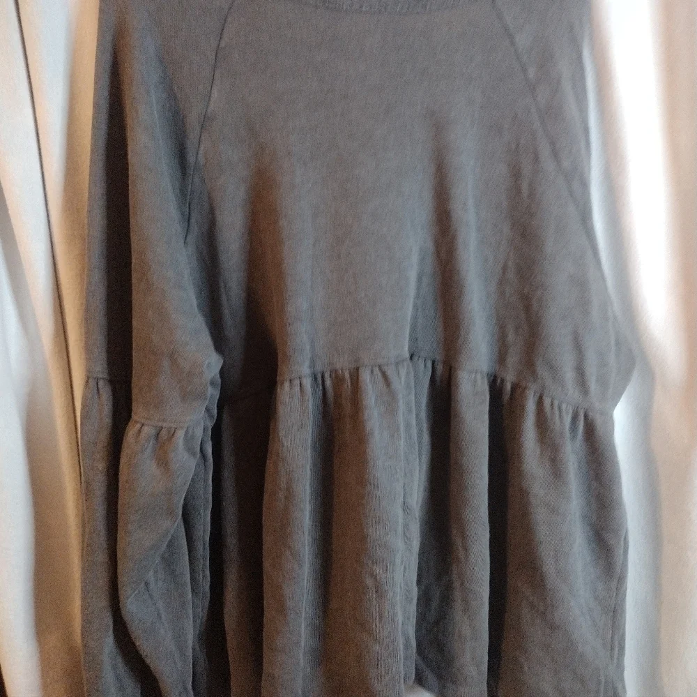Gray Soft Ruffled Sweatshirt Top - Picture 4 of 4
